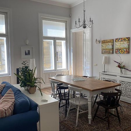 Urban Haven - 3 Beds, 3 Baths, Free Parking, Near Central Market Будапеща Екстериор снимка