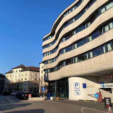 Urban Haven - 3 Beds, 3 Baths, Free Parking, Near Central Market Будапеща Екстериор снимка