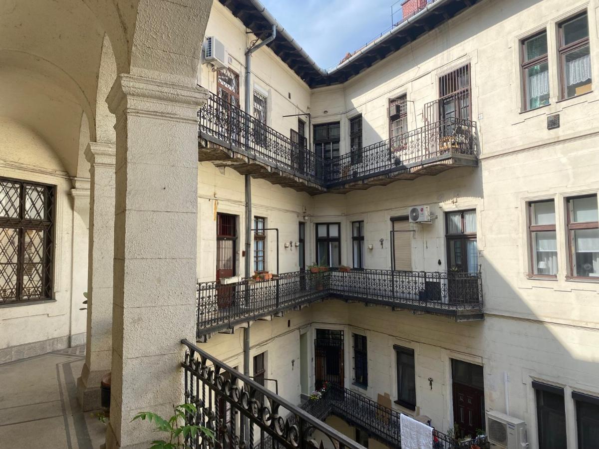 Urban Haven - 3 Beds, 3 Baths, Free Parking, Near Central Market Будапеща Екстериор снимка