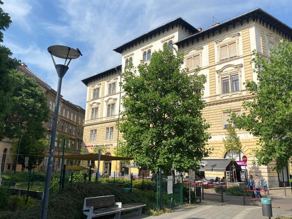 Urban Haven - 3 Beds, 3 Baths, Free Parking, Near Central Market Будапеща Екстериор снимка