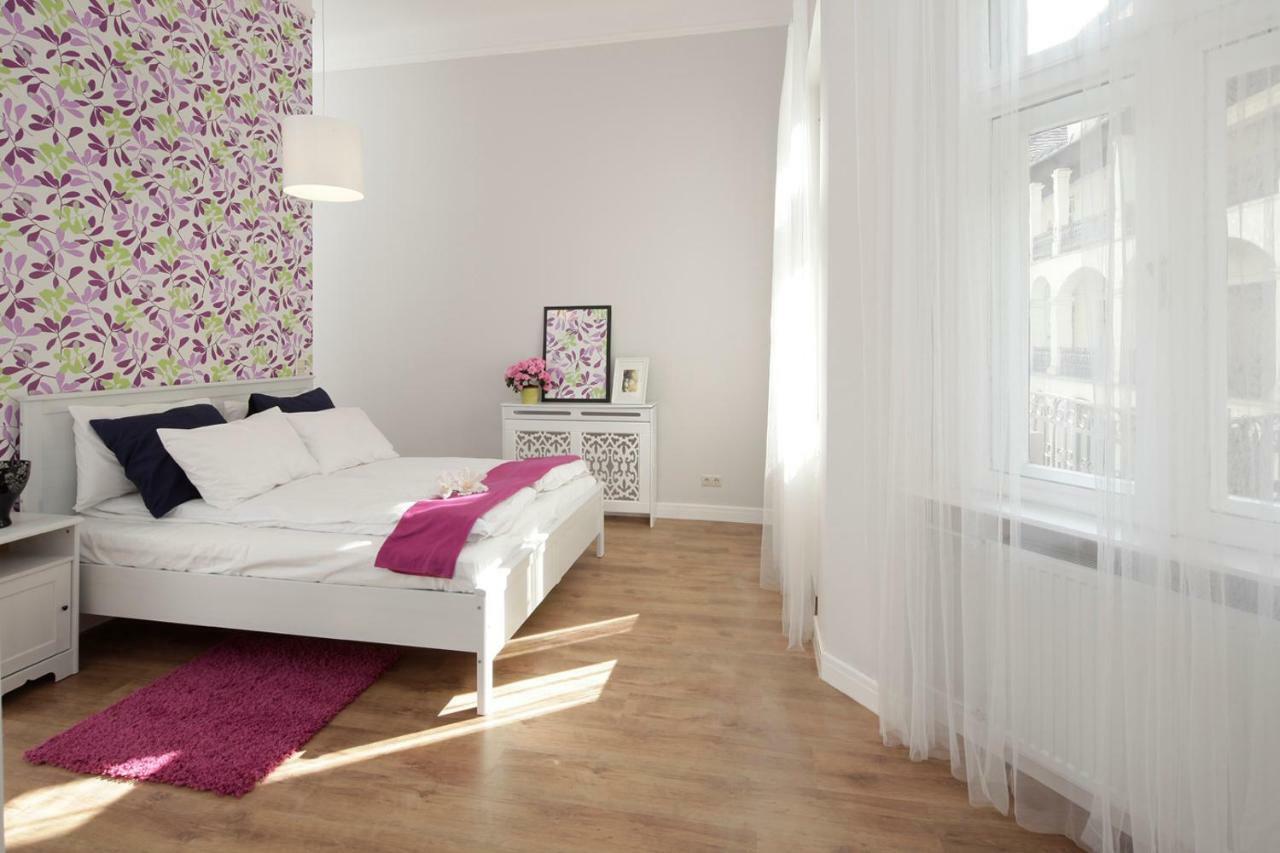 Urban Haven - 3 Beds, 3 Baths, Free Parking, Near Central Market Будапеща Екстериор снимка